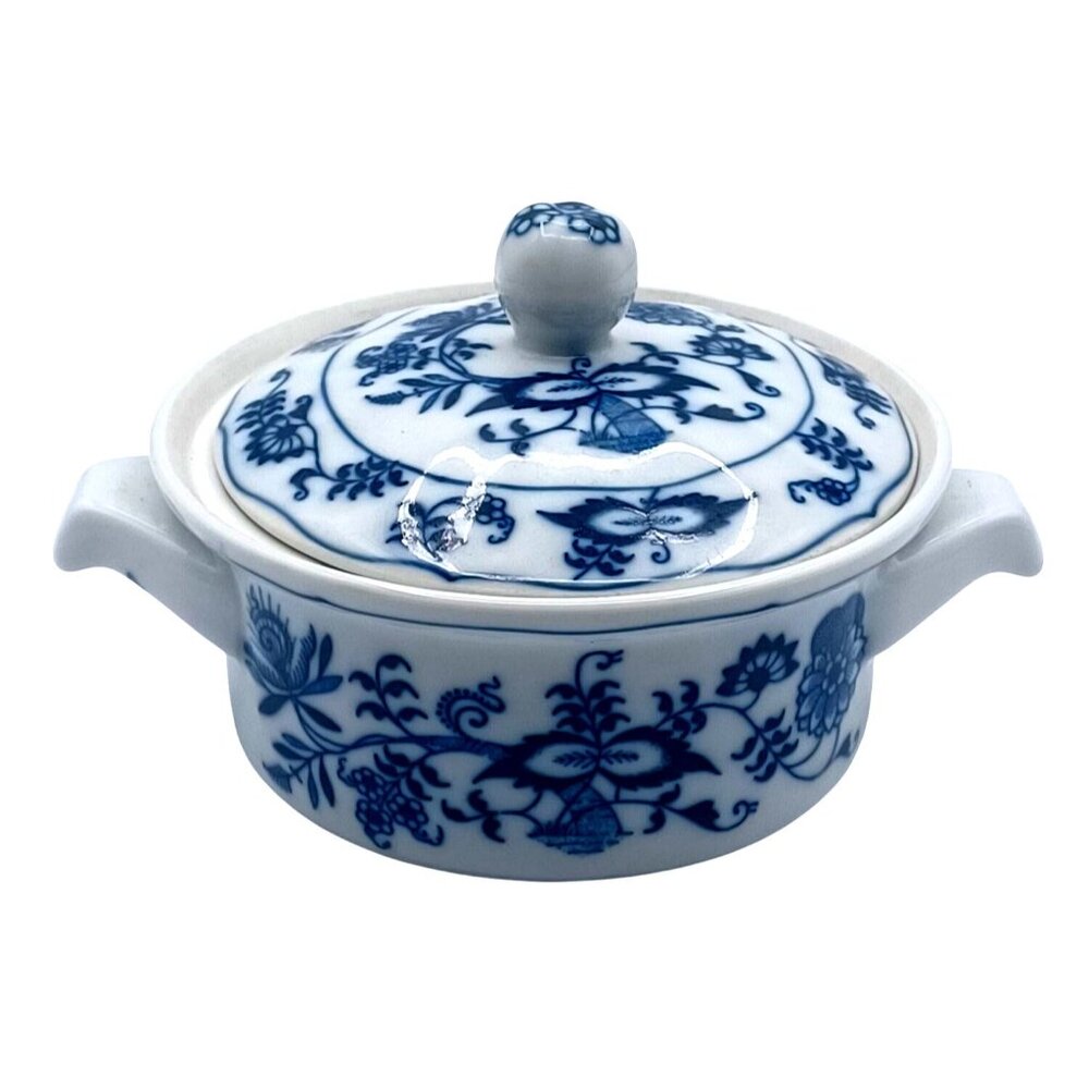 Blue Danube Blue Onion Coquette Covered Casserole Dish 6.5 x 4.75 X 2.25 Porcela